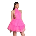 Abito corto in tulle rosa acceso con scollo all'americana e gonna a strati plissettata - S / Rosa