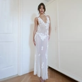 Ärmelloses weißes Netzkleid mit tiefem V-Ausschnitt und 3D-Blumenapplikationen - S / Cremeweiß