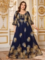 Detailansicht der Puffärmel und des Blumenmusters auf dem eleganten dunkelblauen Maxikleid - 1XL / Marineblau