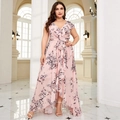 Roze maxi-jurk met bloemenprint, V-hals, ruches en asymmetrische zoom voor elegante feesten - 0XL / Roze