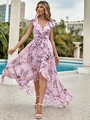 Dettaglio dell'abito in chiffon lavanda a fiori con scollo a V e maniche a volant - Viola
