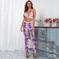 Sexy zweiteiliges Set mit lila Tiermuster und Pailletten, Halter-Top und schmale Hose - S / Lila Tiermuster