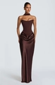 Detail van donkerbruine strapless jurk met korsetlijfje en satijnen maxi-rok - S / koffiekleur