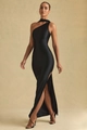 Detalle de vestido de noche en satén negro con abertura alta y diseño de cuello halter - S / Negro