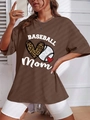 Maglietta Baseball Mom marrone scuro a maniche corte con cuore leopardato e scollo rotondo - S / caffè