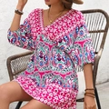 Boho-Minikleid mit Paisley-Print in hellem Fuchsia, V-Ausschnitt und Halbärmeln - S / Regenbogen