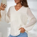 Blusa blanca de manga larga con cuello en V y tejido texturizado con diseño bohemio - S / Albaricoque