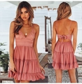 Kleid in Staubrosa mit Spitzen-Patchwork, V-Ausschnitt und gestuften Volants - S / Rosa