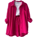 Vista detallada del conjunto de tres piezas rosa fucsia con camisa de textura y pantalones - S / Rosa Roja