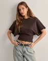 Dark coffee crew neck t-shirt with ruffled sleeves and slimming waist for women - XXS / Brown