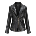 Detailansicht der Damen-Bikerjacke aus schwarzem Kunstleder mit roségoldenen Zippern - S / Schwarz