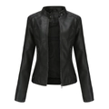 Detalle de chaqueta de cuero sintético negro entallada para mujer con cuello alto y cremallera - S / Negro