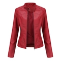 Chaqueta de cuero roja entallada para mujer con cuello alto y cremalleras metálicas de moda - S / Rojo