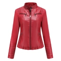 Blouson motard femme rouge en similicuir avec épaules matelassées et détails zippés chic - S / Rouge