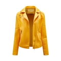 Detailansicht der gelben Kunstlederjacke mit Steppnähten und Metallreißverschlüssen - S / Zitronengelb