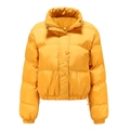 Detalle de chaqueta acolchada amarilla con cuello alto, botones y tejido brillante - S / Amarillo
