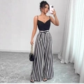 Stijlvolle set met zwarte camisole en zwart-wit verticaal gestreepte wijde broek - S / Zwart-wit Patchwork