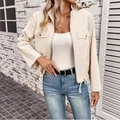 Chaqueta de mujer en cuero sintético beige con bolsillos cargo y cintura ajustable - S / Albaricoque