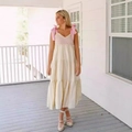 Vestido largo escalonado en color crema con lazos de satén rosa y detalles de volantes - S / Blanco