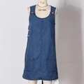 Blauwe denim spijkerjurk met H-lijn, metalen knopen en opgestikte zakken aan de voorzijde - S / Blauw