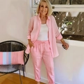 Detail van roze katoenen linnen set met shirt en broek met trekkoord voor dames - S / Roze
