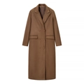 Détail d'un manteau marron caramel à double boutonnage avec revers pointus et poches - S / Chameau