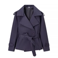 Kurzer Trenchcoat in Dunkelviolett mit Doppelreiher-Knöpfen und elegantem Gürtel - S / Blau