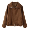 Detail der braunen Wildlederimitat-Kurzjacke mit Schulterklappen und Reißverschluss-Revers - S / Dunkelbraun