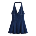 Vue détaillée d'une robe en jean dos nu bleu foncé avec décolleté en V et coupe en A - XS / Bleu saphir