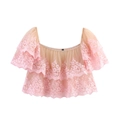 Dettaglio dei volant in rete rosa e del ricamo in pizzo floreale sul top corto moda - XS / Rosa