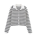 Detailweergave van zwart-wit gestreept gebreid vest met witte polokraag en witte knopen - S / Zwart-witte Strepen