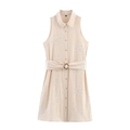 Dettaglio dell'abito beige senza maniche con ricami floreali e cintura in tessuto abbinata - XS / Beige