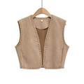 Detailansicht der kamelfarbenen Wildlederweste mit gehäkelten Kanten und Stoffstruktur - XS / Khaki