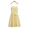 Detail van lichtgele midi-jurk met delicate plooien en dunne spaghettibandjes voor dames - XS / Lichtgeel
