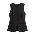 Dettaglio in piano di un gilet senza maniche nero chic con chiusura a bottoni - S / Gilet Nero