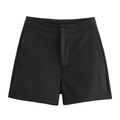 Detailweergave van de zwarte dames short met hoge taille en nette harsknoopsluiting - S / Zwarte Shorts