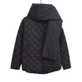 Détail de la veste matelassée noire à losanges avec sa large écharpe assortie - S / Noir