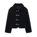Detailaufnahme der schwarzen Teddyfleece-Jacke mit Lederriemen und Metallschnallen - XS / Schwarz