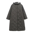 Détails de matelassage en losange et capuche sur ce manteau long ample pour femme - XS / vert olive