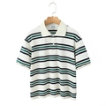 Detalle de cuello polo retro con etiqueta de marca y patrón de rayas verdes - S / Camiseta de Manga Corta Blanco Crema Solo (Sin Falda)