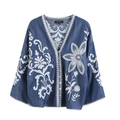 Camicia da donna blu denim vintage con scollo a V e raffinati ricami floreali bianchi - M / Blu scuro