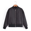 Chaqueta bomber negra minimalista para mujer con cremallera y puños acanalados - S / Negro