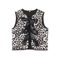 Detailopname van gewatteerd vest met luipaardprint en grote zwarte satijnen strikken - XS / Zwart-Wit Luipaardprint