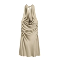 Detailweergave van champagne satijnen halterjurk met gedrapeerde hals en rimpeling - Khaki