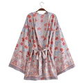 Mini abito a kimono floreale bohémien con lacci e nappine e ampie maniche a campana rosso blu - S / Rosso Floreale