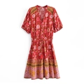 Abito bohémien rosso a fiori con scollo a V, coulisse con nappe e vita regolabile in rayon - S / Rosso