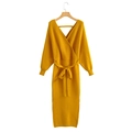 Elegante vestido de punto amarillo mostaza con cuello en V, cinturón y diseño cruzado - Talla única / Amarillo Jengibre
