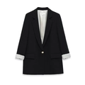 Blazer casual nero da donna con bottone dorato e polsini a righe su sfondo bianco - S / Nero