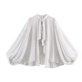Schluppenbluse mit Polka-Dots, dramatischen Laternenärmeln und elegantem Cape-Silhouette-Design - S / Weiß mit schwarzen Punkten