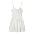 Robe caraco blanche élégante avec bretelles à nœuds et jupe trapèze à volants - XS / Blanc